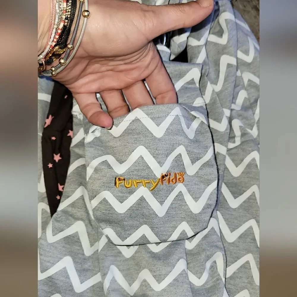 NWOT Furry Fido Chevron Grey Adjustable Pocket Pet Sling Papoose Carrier